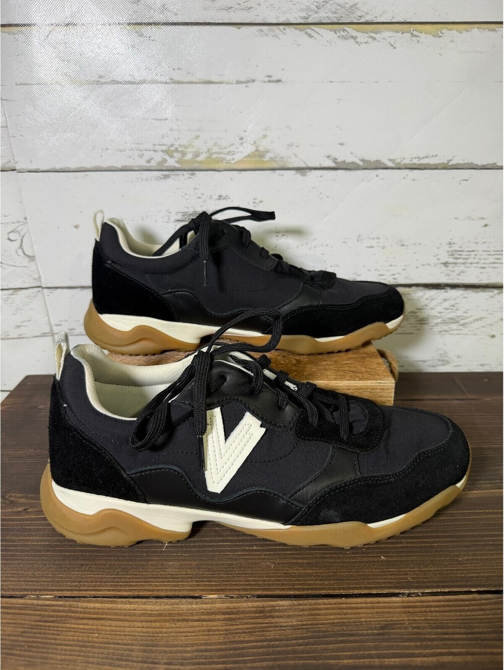 Vionic Walk Slim Glide Sleek Leather Lace Up Sneakers Women's 10 Wide NWOB